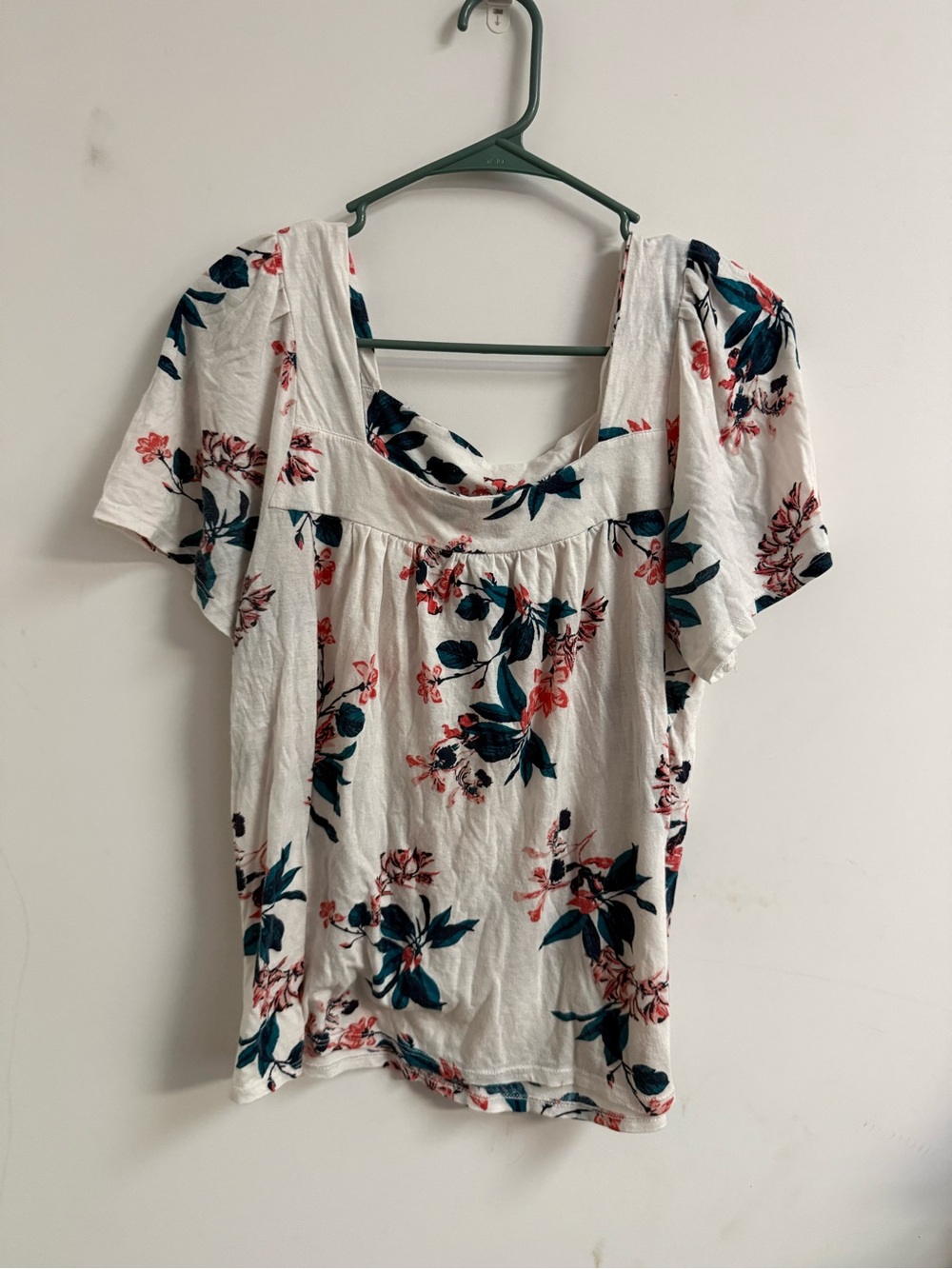Lucky Brand White Floral Scoop-Neck Short Sleeve Top
